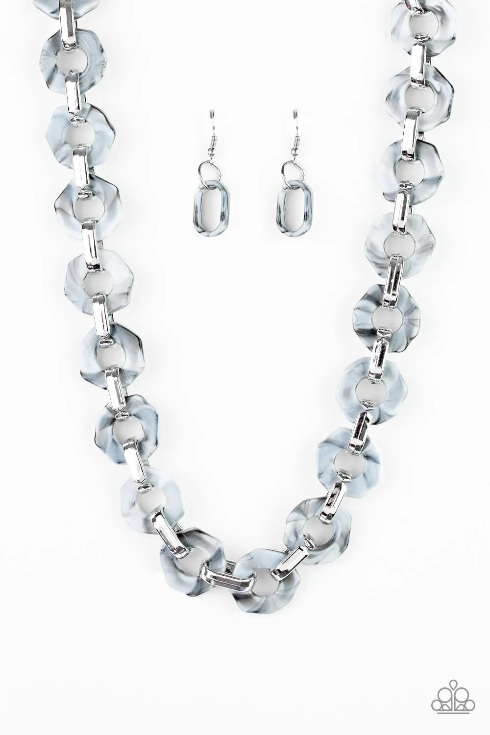 Paparazzi Accessories  - Fashionista Fever #N406 Peg - Silver Necklace