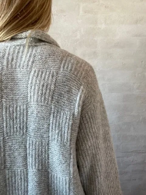 Pygmalion cardigan af Hanne Falkenberg, No 20 strikkekit (1 farve)